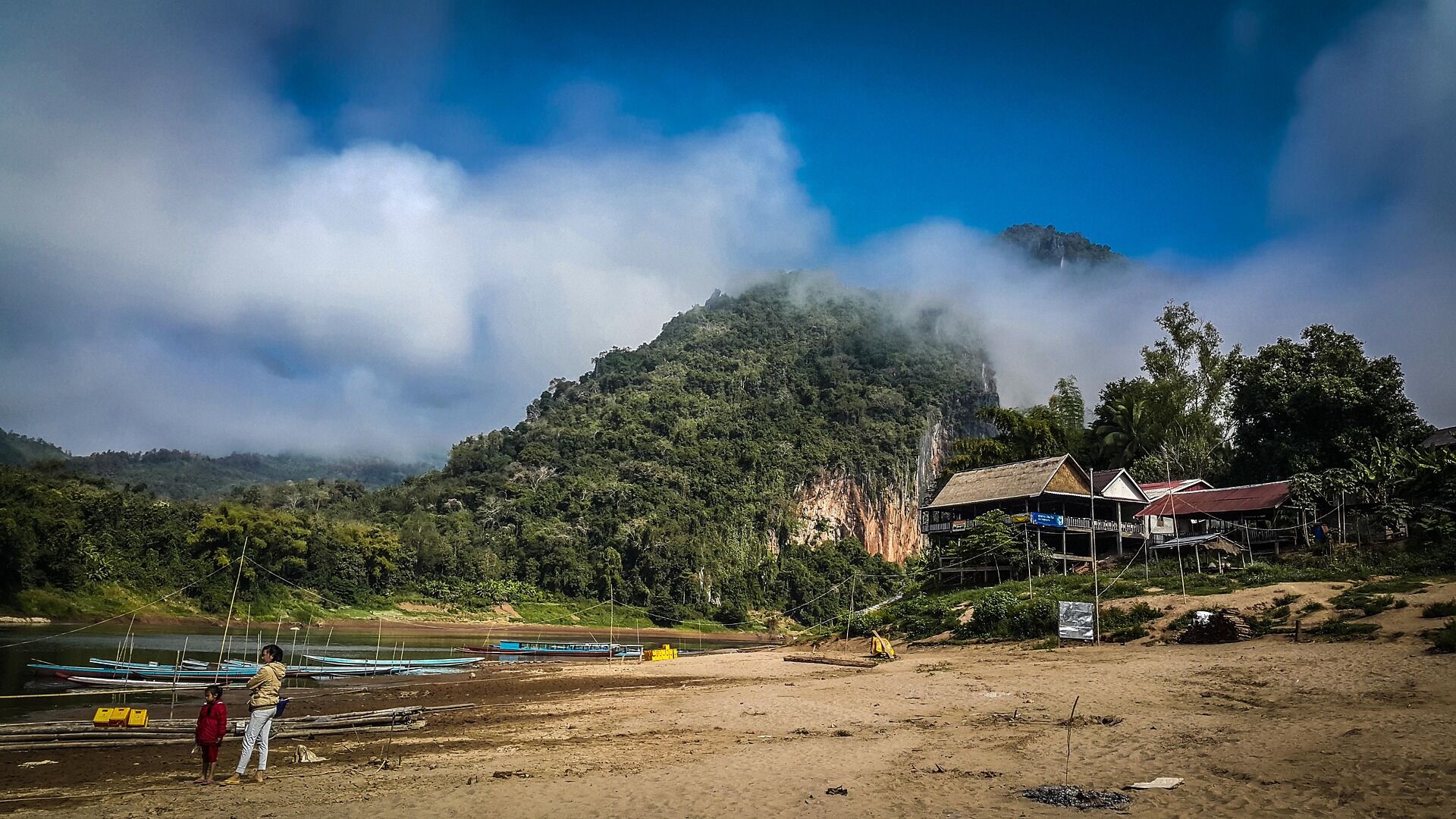 Capture the vibrant beauty of Chiang Khong in the cool season
